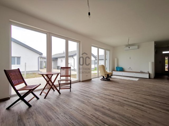 Eladó családi ház, Székesfehérvárott 98 M Ft, 4 szobás
