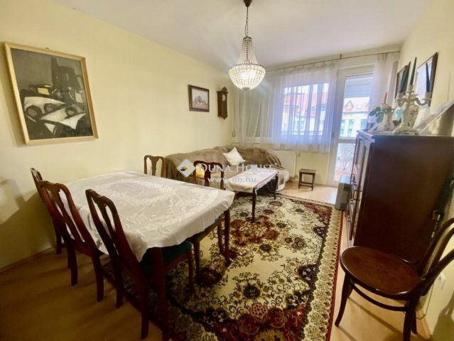 Kiadó téglalakás, albérlet, Pécsett 199 E Ft / hó, 2 szobás
