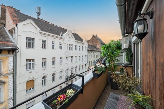 Eladó téglalakás, Budapesten, VI. kerületben 219.9 M Ft