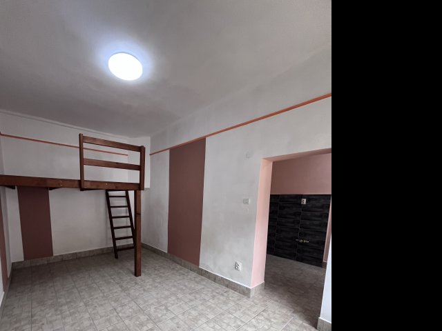 Eladó téglalakás, Budapesten, XX. kerületben, Gólya utcában