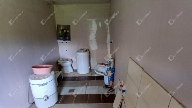 Eladó családi ház, Batykon 6.9 M Ft, 2 szobás