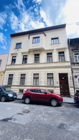 Eladó téglalakás, Budapesten, VI. kerületben 49.8 M Ft, 2 szobás
