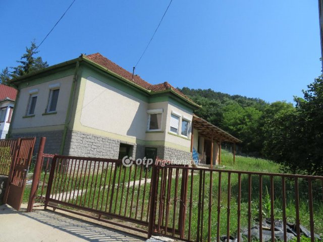 Eladó családi ház, Istenmezején 15.9 M Ft, 2 szobás
