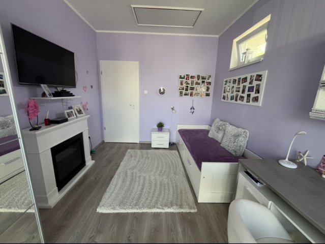 Eladó családi ház, Szigetszentmiklóson 119.9 M Ft, 5 szobás