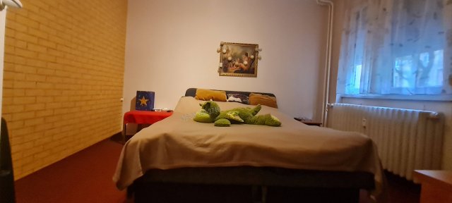 Eladó panellakás, Dunaújvárosban 32.5 M Ft, 2+1 szobás