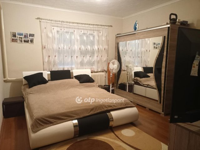 Eladó családi ház, Isaszegen 56 M Ft, 3 szobás