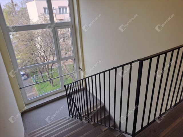 Eladó téglalakás, Győrött 55 M Ft, 3 szobás