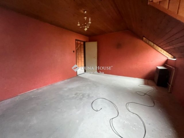 Eladó családi ház, Siófokon 39.9 M Ft, 6 szobás