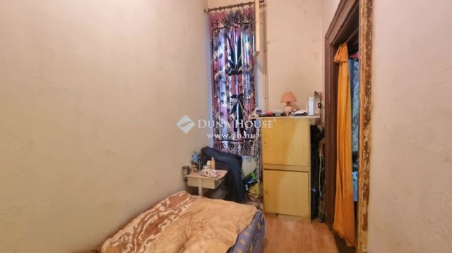 Eladó téglalakás, Budapesten, VIII. kerületben 75 M Ft, 4 szobás