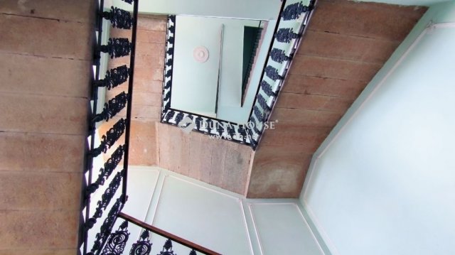 Eladó téglalakás, Budapesten, VI. kerületben 87.5 M Ft, 2 szobás