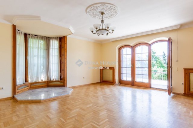 Eladó családi ház, Budapesten, II. kerületben 270 M Ft, 5 szobás
