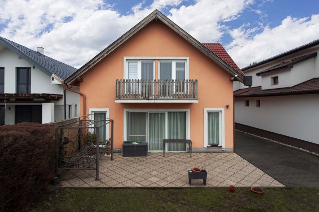 Eladó családi ház, Győrött 167.99 M Ft, 6 szobás