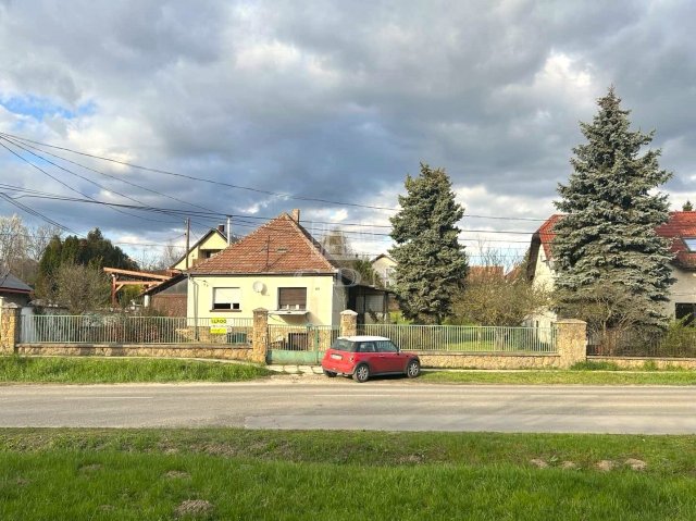 Eladó családi ház, Törökbálinton 154.9 M Ft, 3 szobás