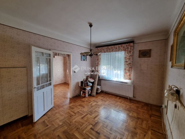 Eladó családi ház, Budakeszin 39.9 M Ft, 2 szobás