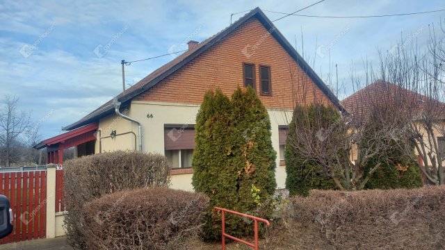 Eladó családi ház, Csorváson 26.9 M Ft, 2 szobás