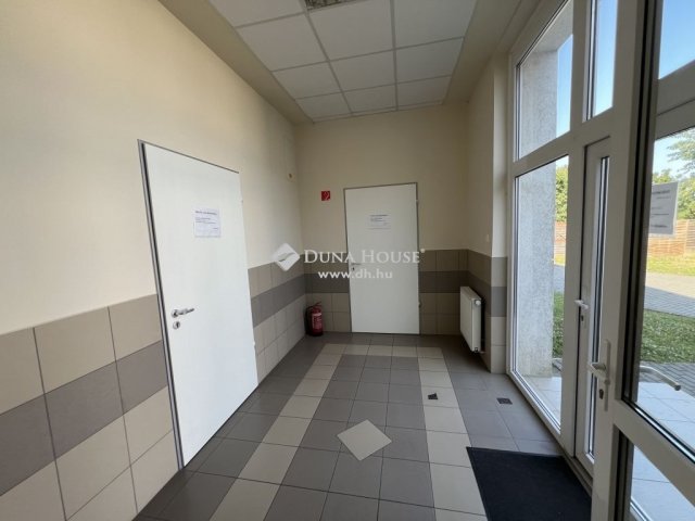 Eladó iroda, Pécsett 249 M Ft / költözzbe.hu