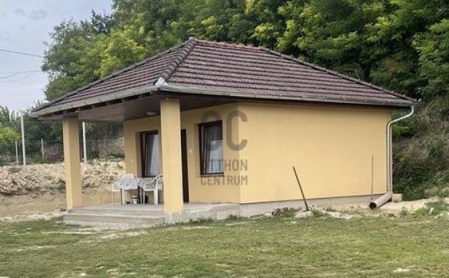 Eladó családi ház, Enyingen 21.5 M Ft, 1 szobás