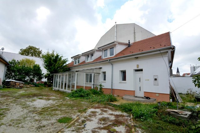 Eladó családi ház, Kecskeméten 135 M Ft, 5 szobás