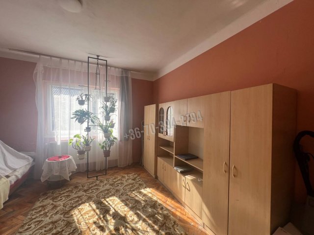 Eladó családi ház, Tatán 39 M Ft, 2 szobás