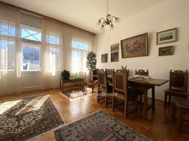 Eladó téglalakás, Budapesten, I. kerületben 180 M Ft, 2+1 szobás