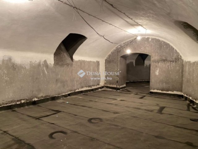 Eladó üzlethelyiség, Budapesten, IX. kerületben 79 M Ft