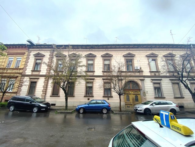 Eladó iroda, Szegeden, Szilágyi utcában 46.5 M Ft, 2 szobás