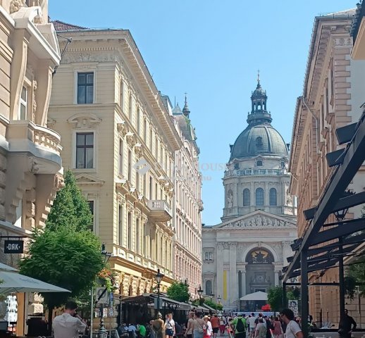Eladó téglalakás, Budapesten, V. kerületben 130 M Ft, 2 szobás