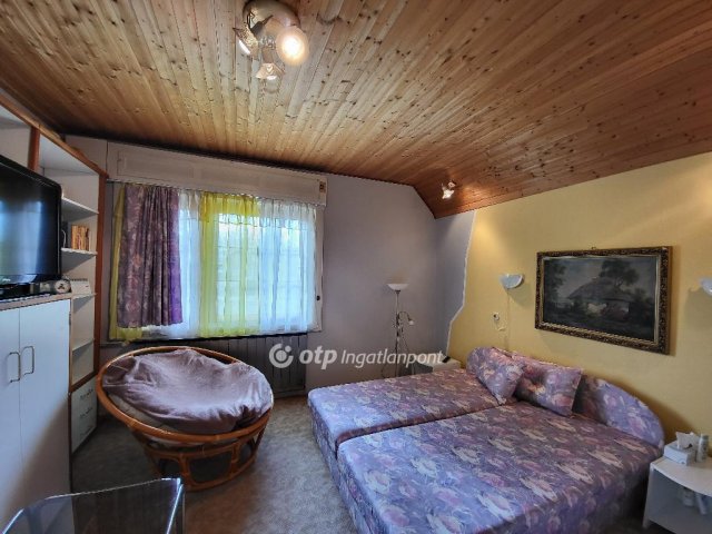 Eladó családi ház, Zamárdiban 175 M Ft, 6+3 szobás