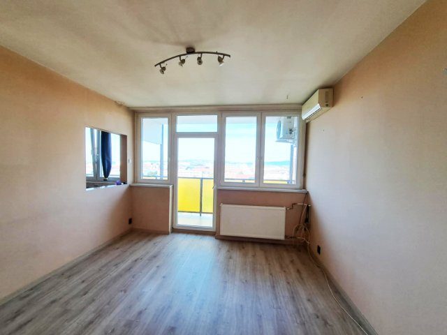 Eladó panellakás, Zalaegerszegen 31.9 M Ft, 2+1 szobás
