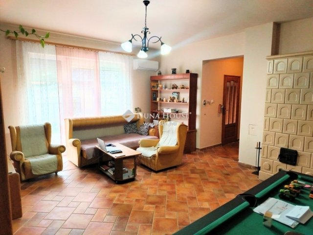 Eladó családi ház, Debrecenben 95 M Ft, 6 szobás