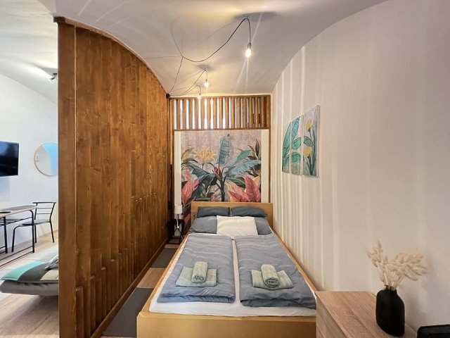 Eladó téglalakás, Budapesten, VI. kerületben 34.9 M Ft, 1 szobás