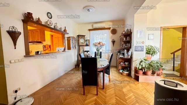 Eladó családi ház, Budapesten, III. kerületben 250 M Ft