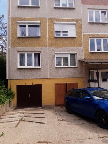 Eladó panellakás, Budaörsön 99 M Ft, 3 szobás