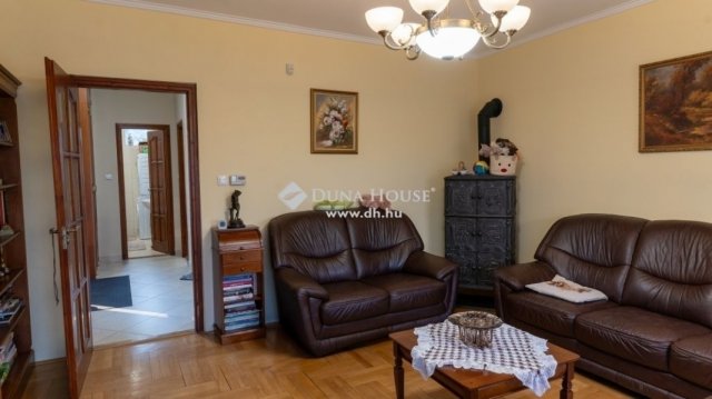 Eladó ikerház, Leányfaluban 89.9 M Ft, 3 szobás