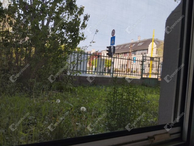 Eladó téglalakás, Győrött 21 M Ft, 1 szobás