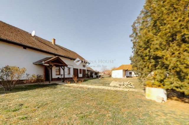 Eladó családi ház, Tiszakécskén 31.9 M Ft, 3 szobás