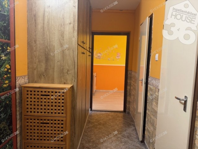 Eladó panellakás, Kiskunfélegyházán 30 M Ft, 2 szobás