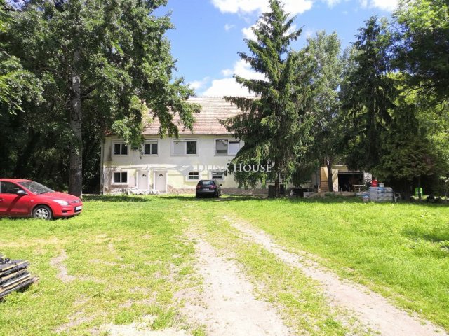 Eladó üzlethelyiség, Adonyban 80 M Ft, 1 szobás