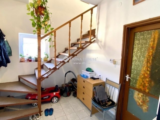 Eladó családi ház, Budapesten, XX. kerületben 32 M Ft, 4 szobás