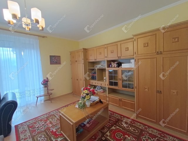 Eladó családi ház, Harkán 198 M Ft, 9 szobás
