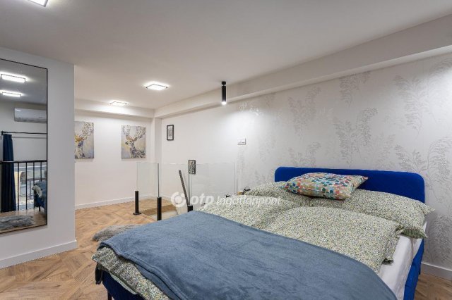 Eladó téglalakás, Budapesten, VI. kerületben 50 M Ft, 2 szobás