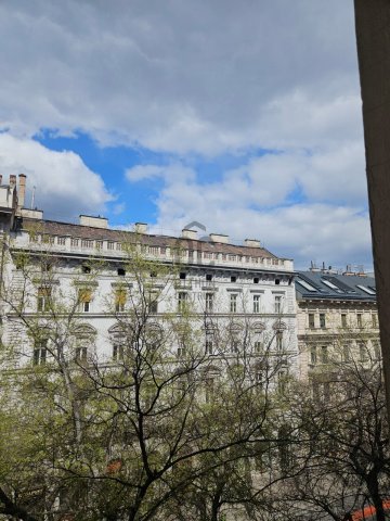 Eladó téglalakás, Budapesten, VI. kerületben 370 M Ft, 3 szobás