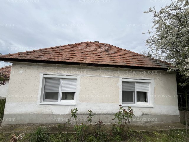 Eladó családi ház, Hangácson 16 M Ft, 3 szobás