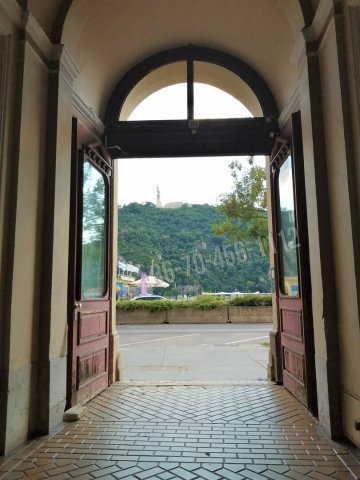 Eladó téglalakás, Budapesten, V. kerületben 115 M Ft, 2 szobás