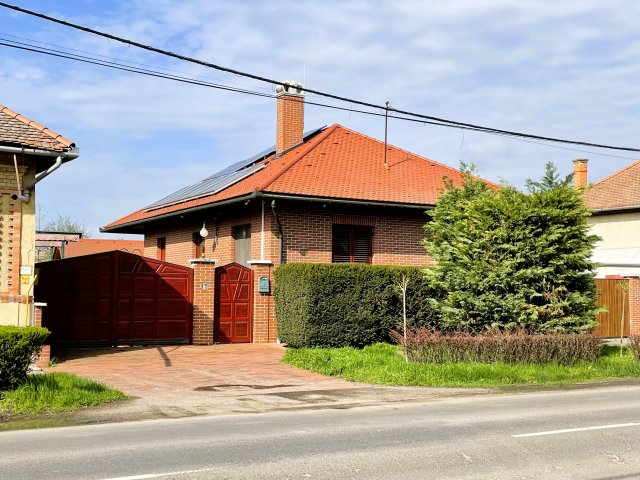 Eladó családi ház, Mezőtúron 129 M Ft, 3 szobás
