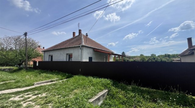Eladó családi ház, Sarkadon 17 M Ft, 2 szobás