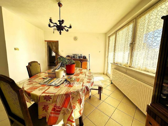Eladó családi ház, Érden 98.99 M Ft, 7 szobás