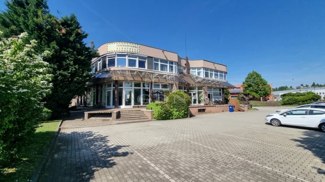 Kiadó üzlethelyiség, Székesfehérvárott 530 E Ft / hó