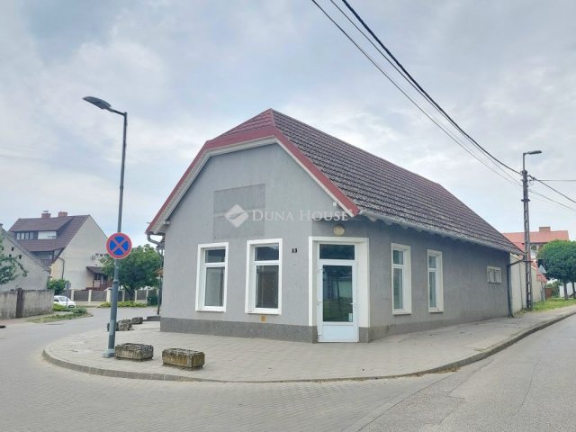 Eladó családi ház, Pakson 110 M Ft / költözzbe.hu