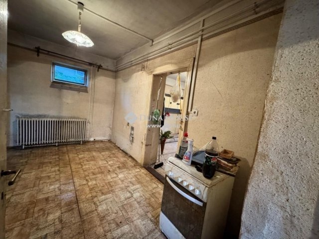 Eladó családi ház, Vecsésen 31.9 M Ft, 2 szobás